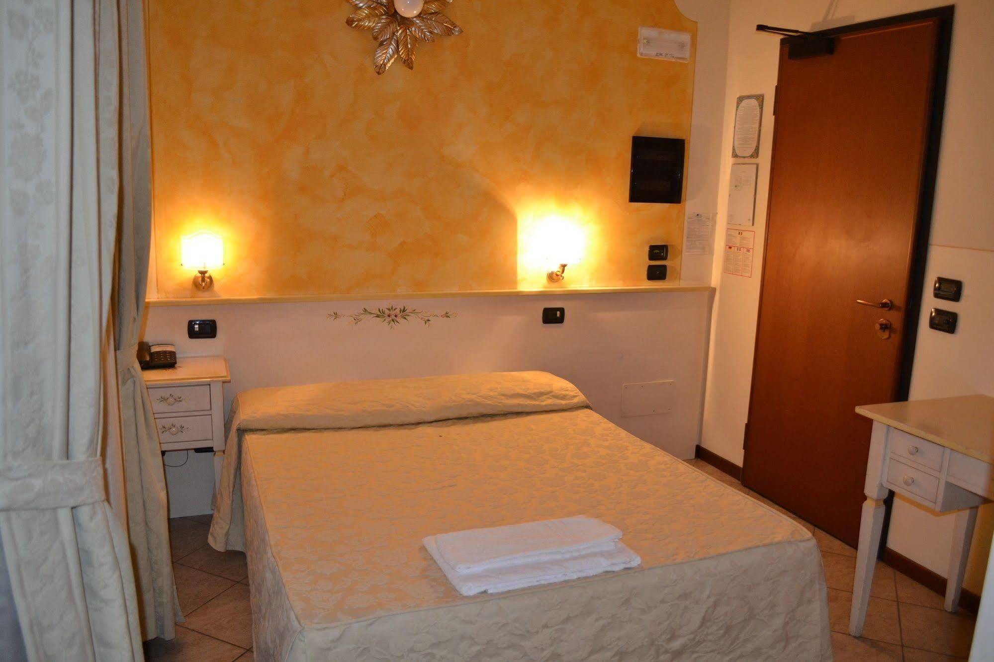 Albergo La Piana Ghedi Ngoại thất bức ảnh