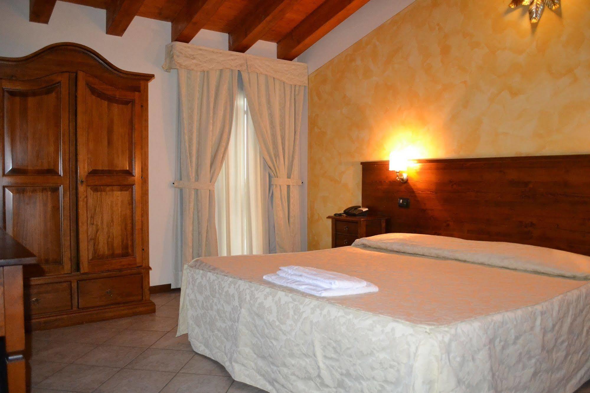 Albergo La Piana Ghedi Ngoại thất bức ảnh